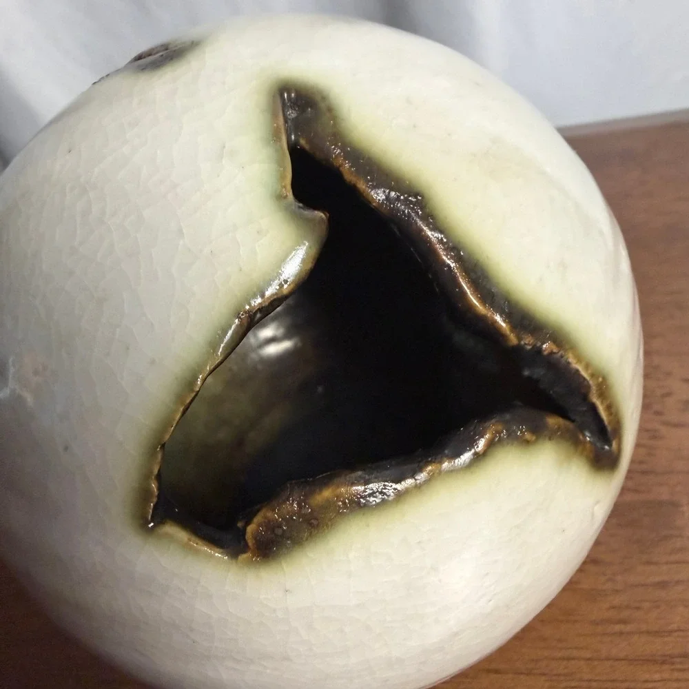 VTG Ceramic Scheurbol Torn Sphere Vase, Piet Knepper for Mobach Holland